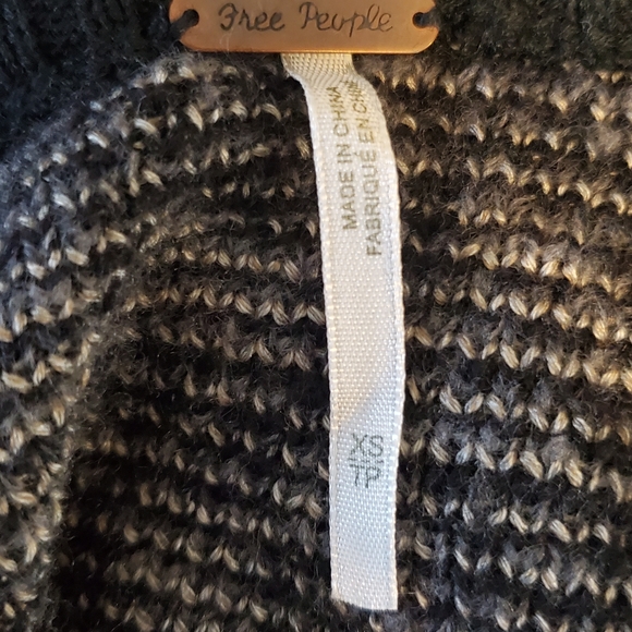 Free People Cropped Oversized Sweater - Picture 4 of 7